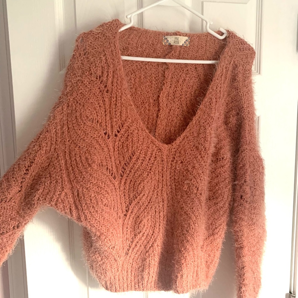 Fluffy v neck peach/cinnamon color sweater